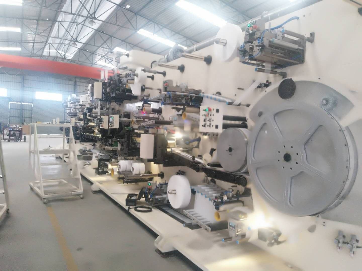 Máquina de fabricación de pañales para bebés con servo completo usado, nueva línea de producción de pañales para bebés, fabricante de China