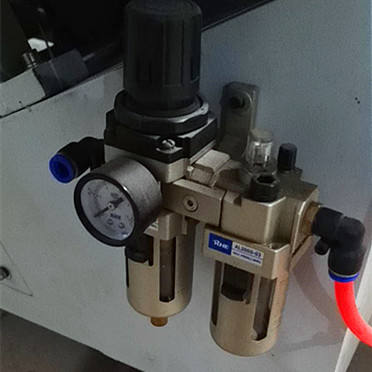 Empaquetadora semiautomática de toallas sanitarias
