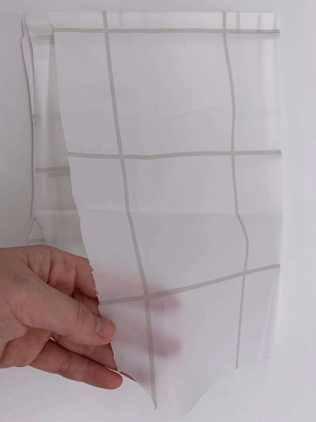 Película protectora de PE transpirable impresa vendedora caliente para la materia prima de los productos de higiene del pañal del bebé en el fabricante de China