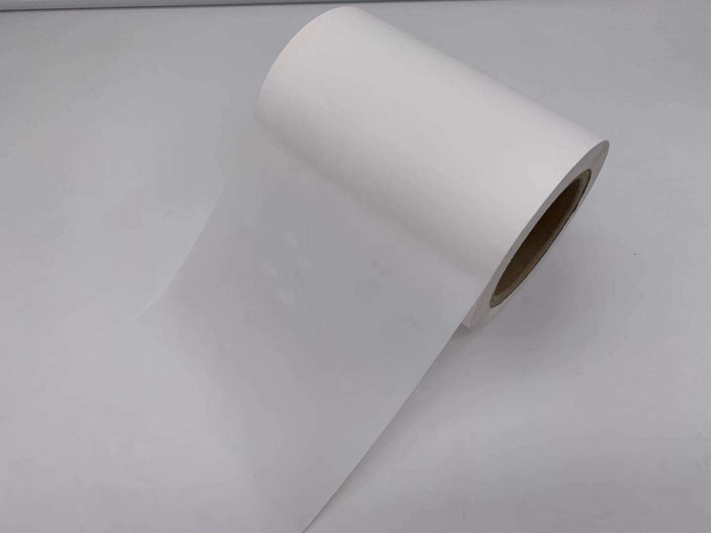 Materia prima de pañales Película laminada Película similar a tela Película de PE suave y transpirable para lámina posterior de pañales
