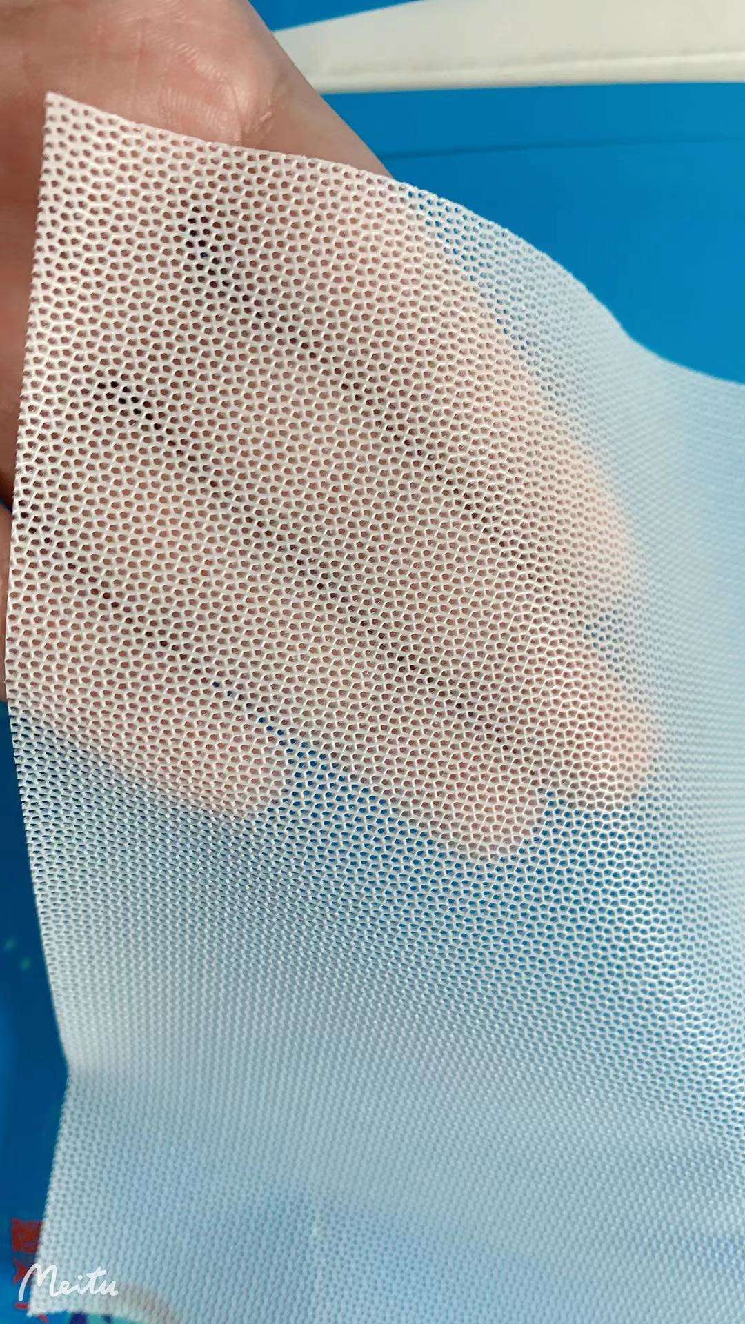 Película perforada de PE para servilletas sanitarias de hoja superior
